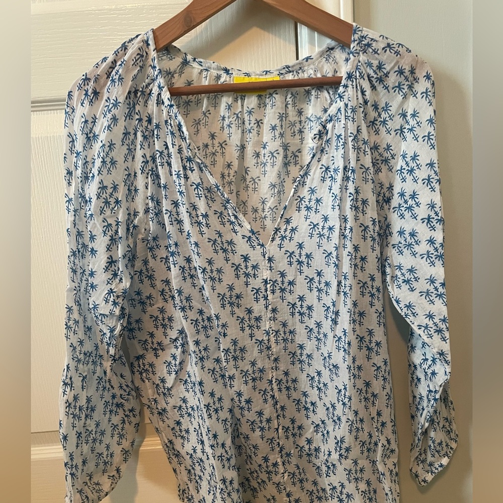 Blue and white Roberta Roller Rabbit top size Large